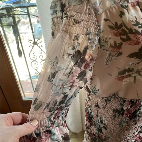 FATE Floral Long Sheer Sleeve Dress Beautiful Small EUC - Picture 4 of 8
